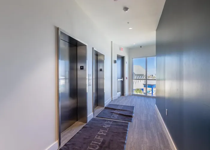 Glamorous 5 Bedroom Right Next To The Hangout!