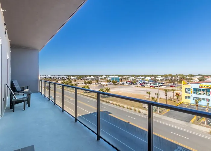 Holiday home Glamorous 5 Bedroom Right Next To The Hangout! Gulf Shores