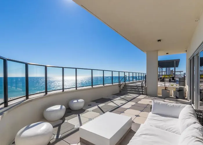 Holiday home Glamorous 5 Bedroom Right Next To The Hangout! *