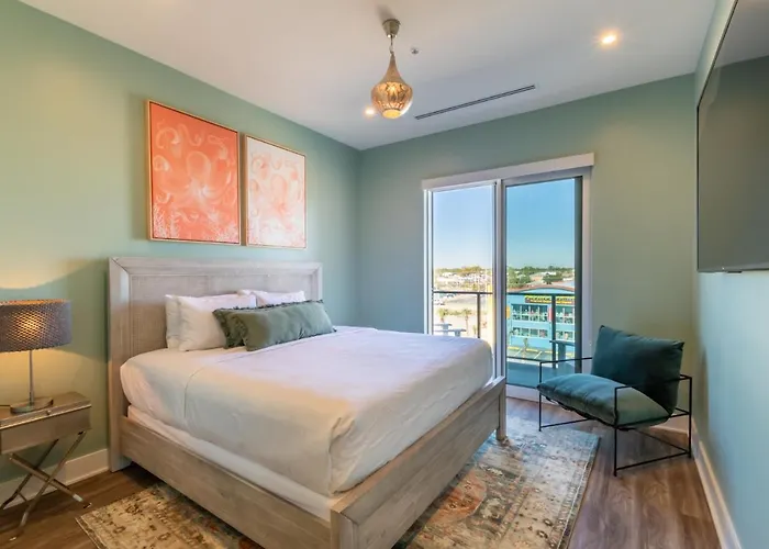 Holiday home Glamorous 5 Bedroom Right Next To The Hangout! Gulf Shores