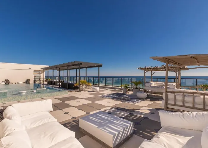 Glamorous 5 Bedroom Right Next To The Hangout! * Gulf Shores