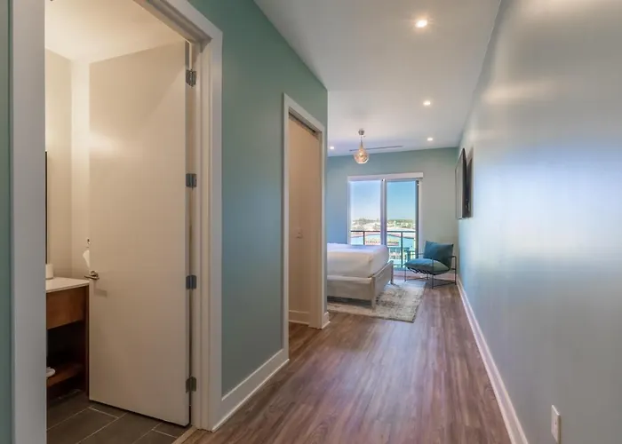 Glamorous 5 Bedroom Right Next To The Hangout! Gulf Shores