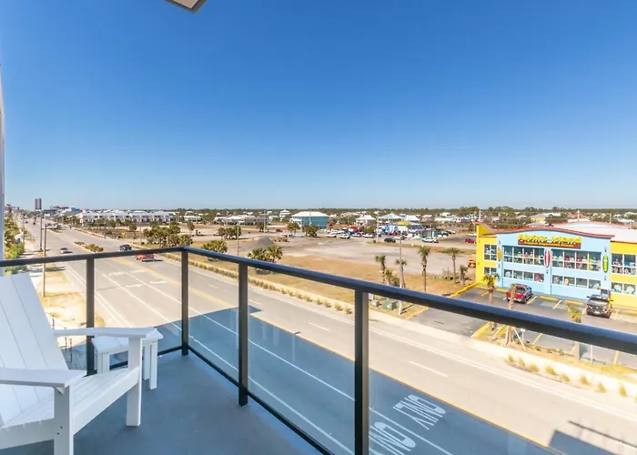Glamorous 5 Bedroom Right Next To The Hangout! Gulf Shores